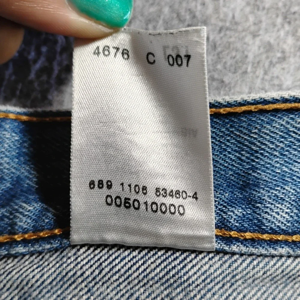 Vintage Levis 501 Mens Light Wash Blue Straight Leg Button Fly Denim Jeans 34x28
